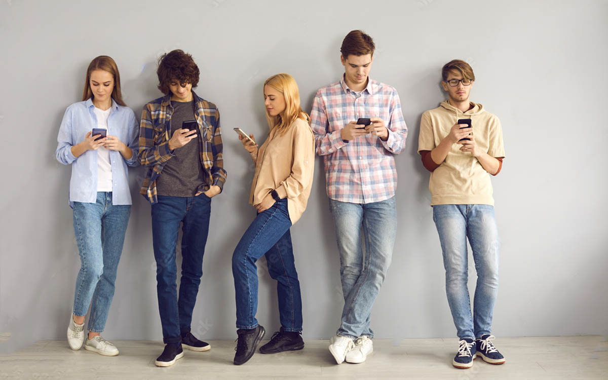 GIOVANI INUTILI E INFERIORI