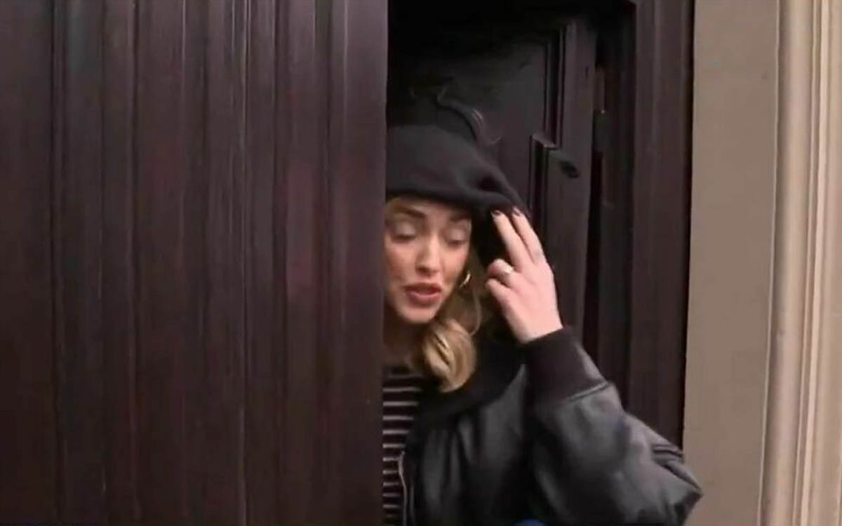 FINALMENTE LA FAMIGLIE DEI FERROGNEZ È A PEZZI FINALMENTE LA FAMIGLIE DEI FERROGNEZ È A PEZZI