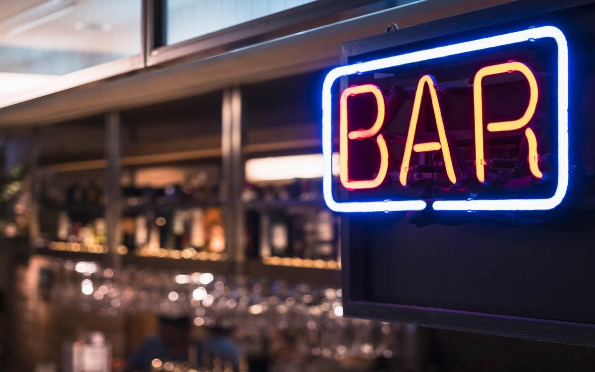 LE ATTIVITÀ COMMERCIALI STANNO CHIUDENDO IN TUTTA ITALIA