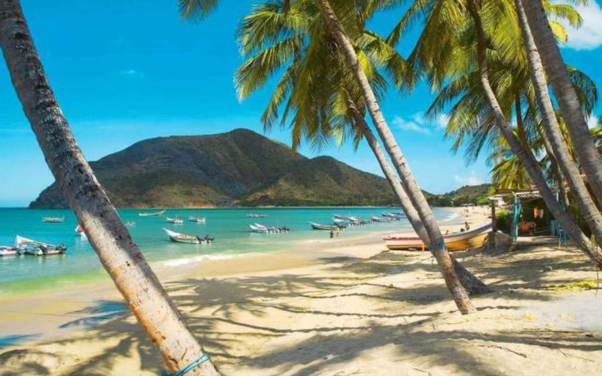 ISOLE SIMILI. ISOLE DIVERSE.